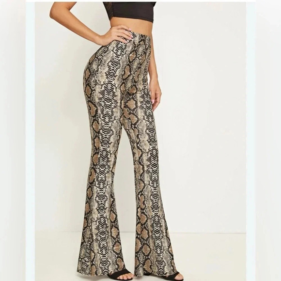 Sadie and Sage Snakeskin Print Flare Leg Pants‎ Small - Picture 1 of 8